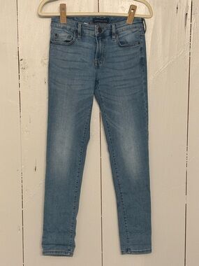 Aeropostale Men's Skinny Jeans in Light Blue Wash